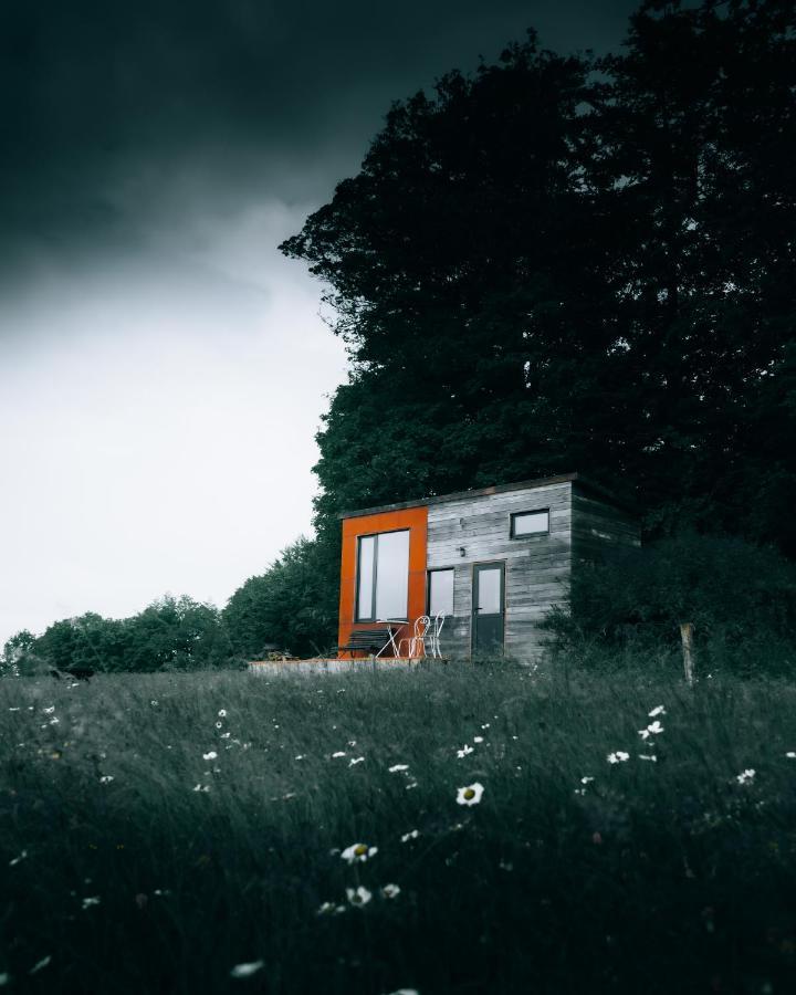 Вилла La Tiny Du Parc : Saint Symphorien Des Monts Ernee Экстерьер фото